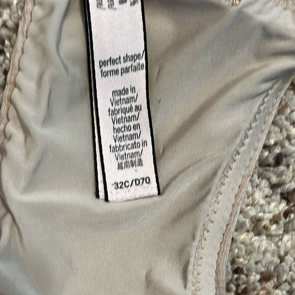 Victoria’s Secret Nude Perfect Shape Bra 32C - Picture 6 of 6